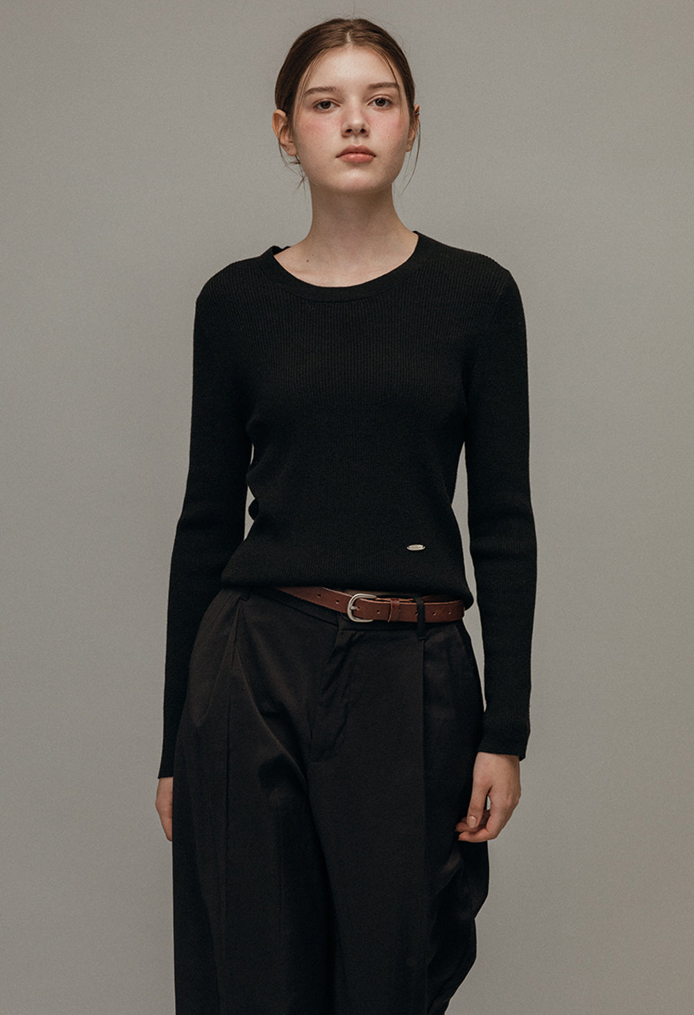 Ordinary slim u-neck knit