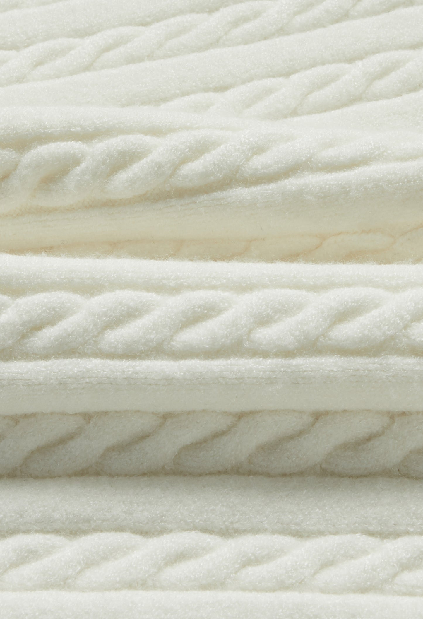 Basic cable round knit