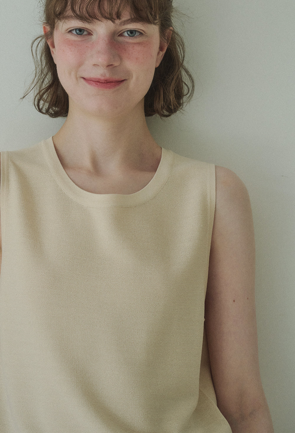 Summer silky basic sleeveless knit