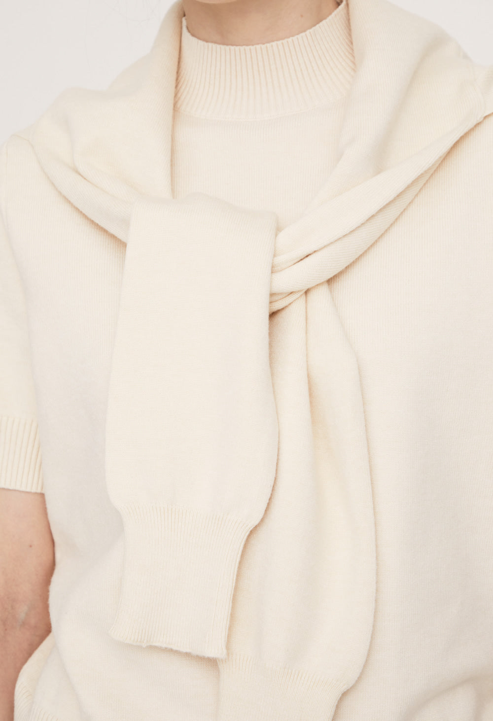 Basic cashmere-blend shawl / IVORY