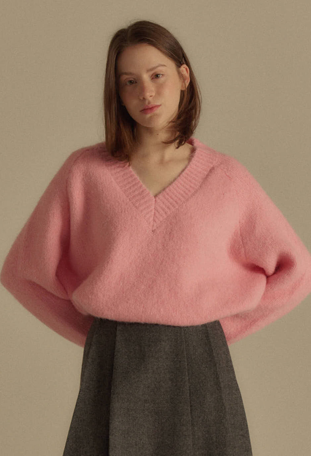 Bright v-neck wool knit