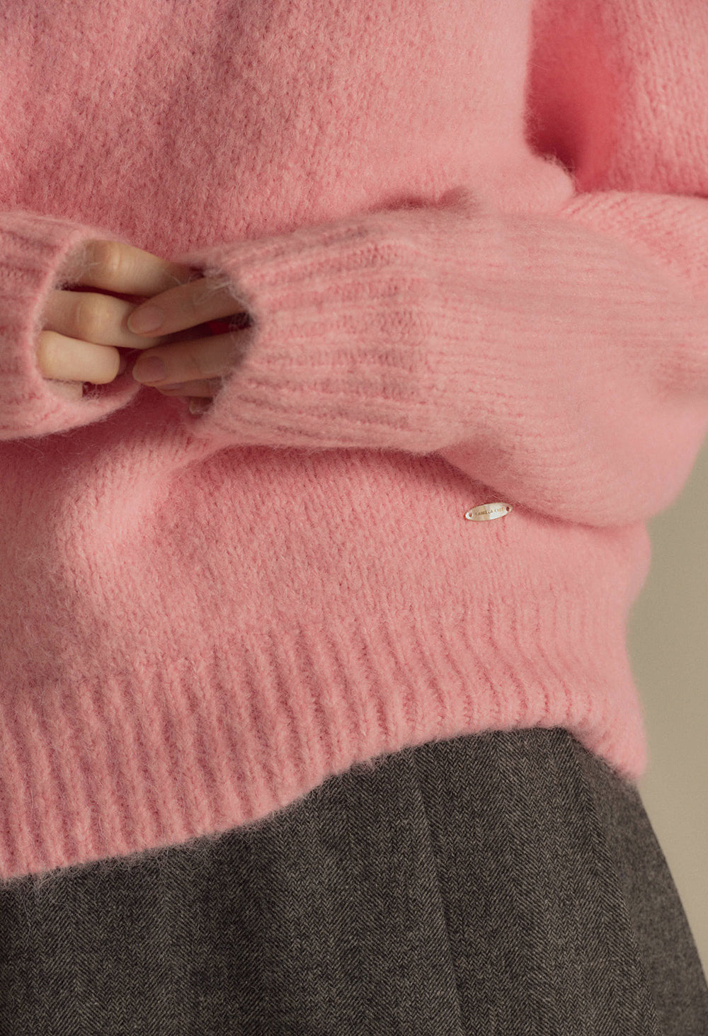 Bright v-neck wool knit