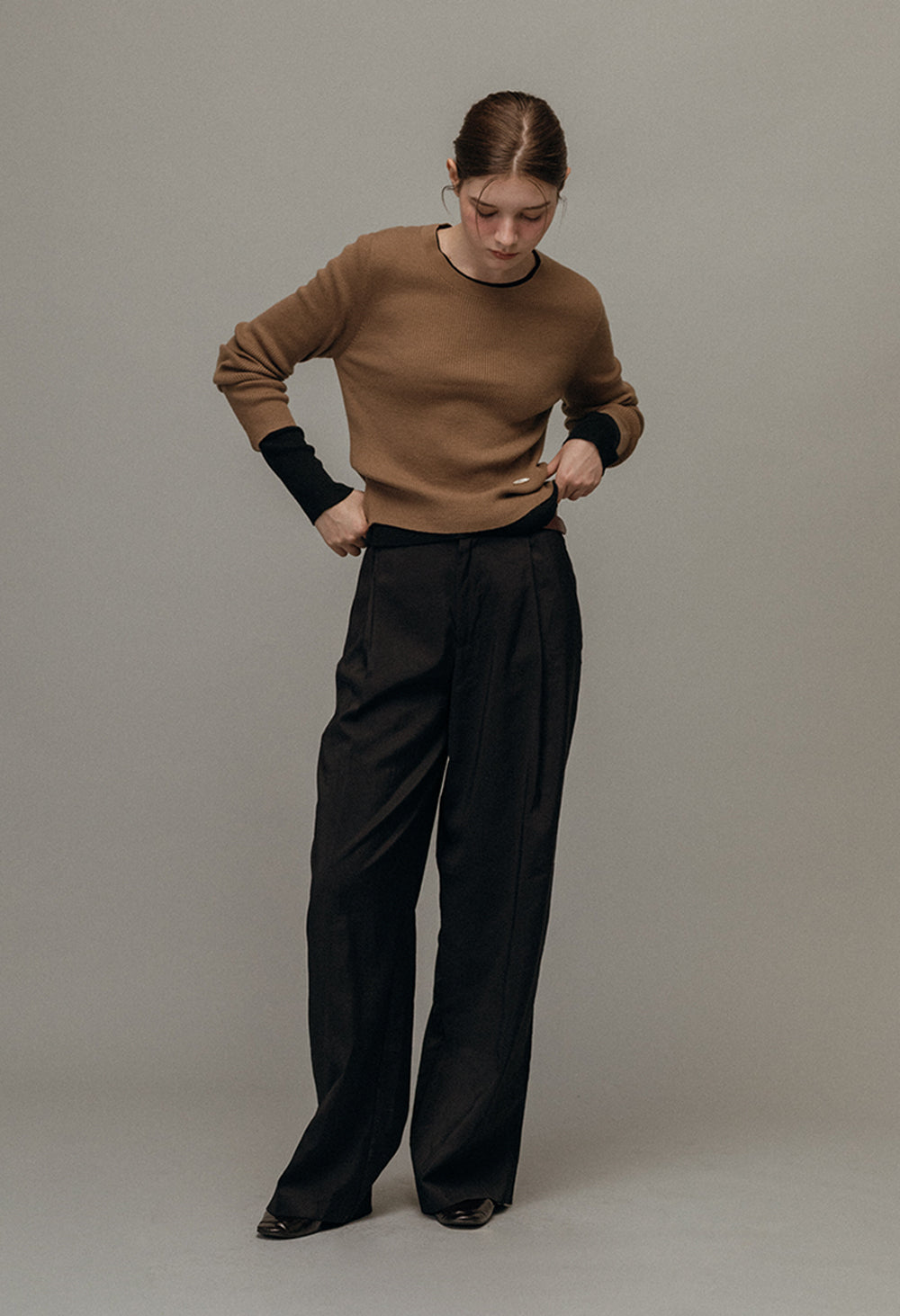 Ordinary slim u-neck knit