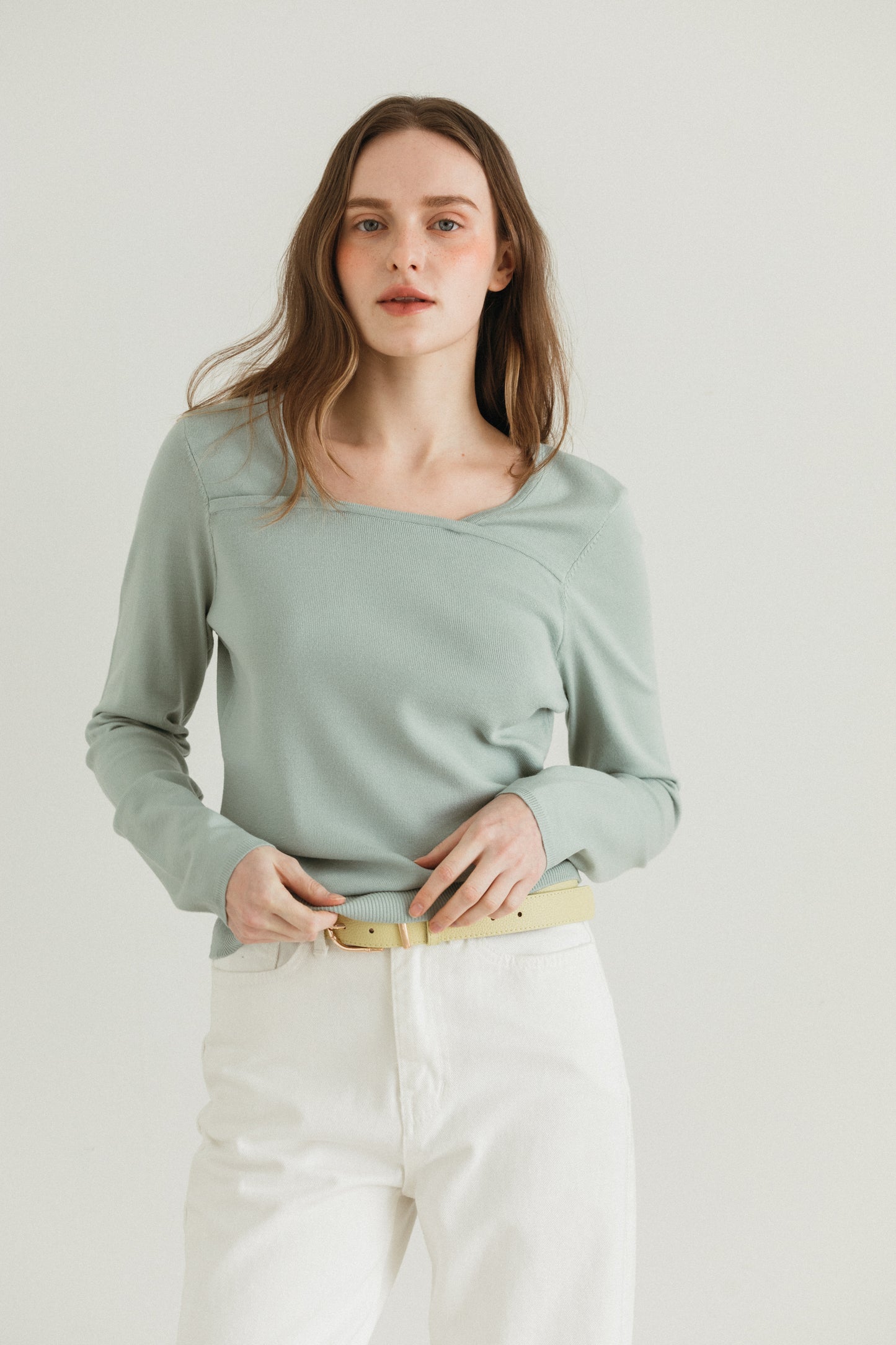Spicy square neck knit