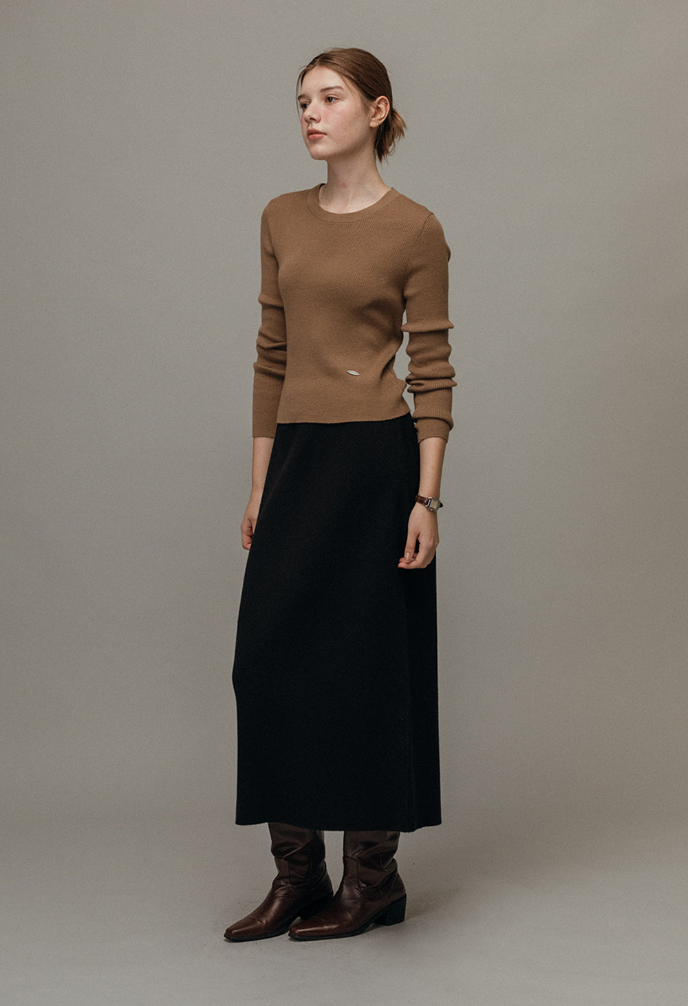 Ordinary slim u-neck knit