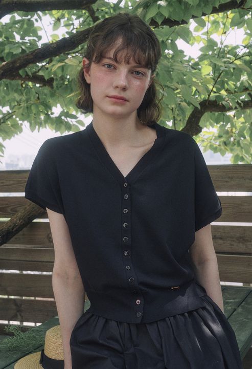 Iced linen v-neck sleeve knit