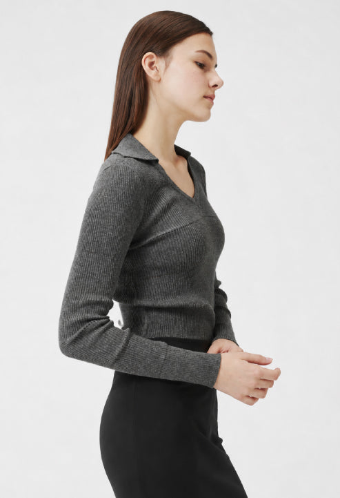 Week V-Neck Collared Knit