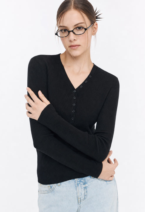 Time Button V-Neck Ribbed Knit